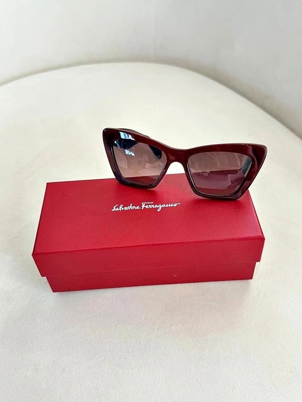 Salvatore Ferragamo SF929S Sunglasses in Burgundy